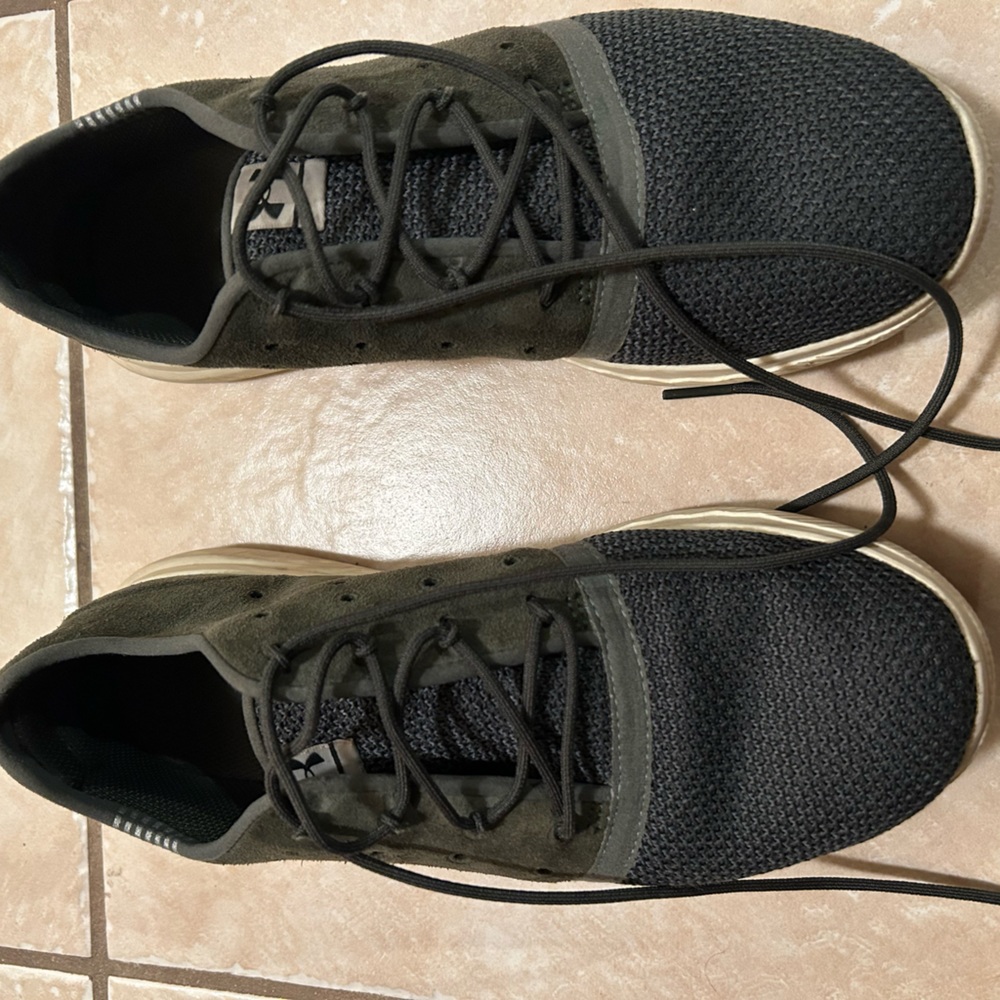Under Armor Tennis Shoes